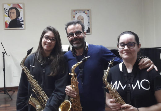Dezasete estudantes procedentes de toda Galicia comezan en Riveira o undécimo curso da Aula Galega de Saxofón